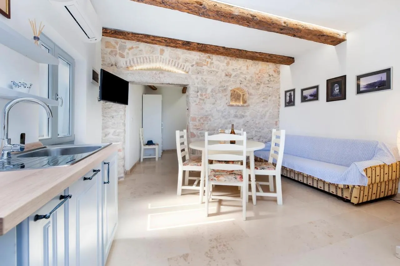 Old Town Garden Studio Apartment Rovinj