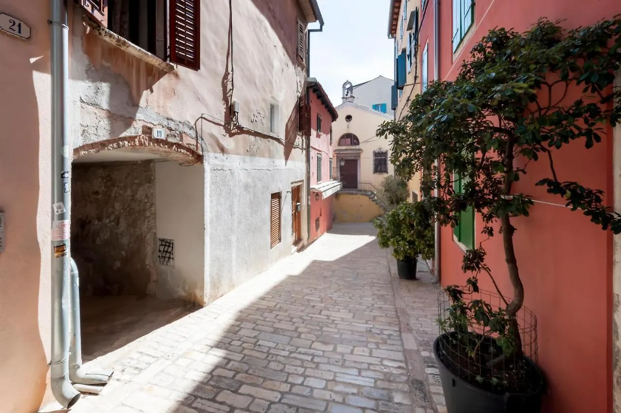 Old Town Garden Studio Apartment Rovinj